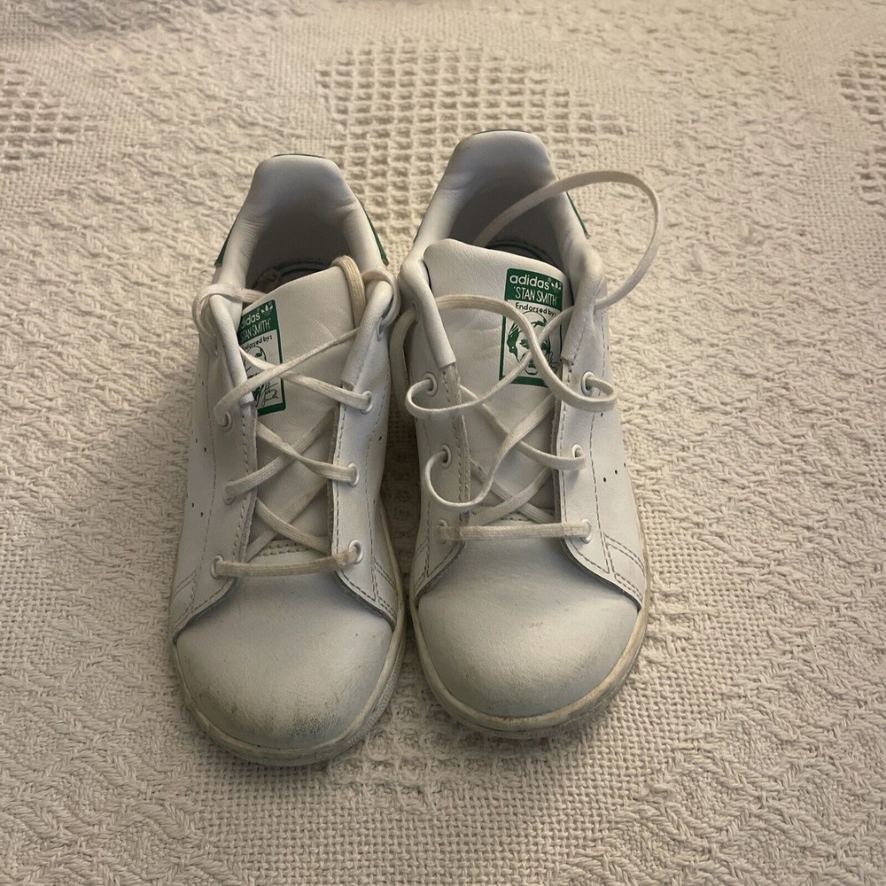 Adidas M20605 Stan Smith Tennis Shoes - Kids Size 10 Casual tennis shoes